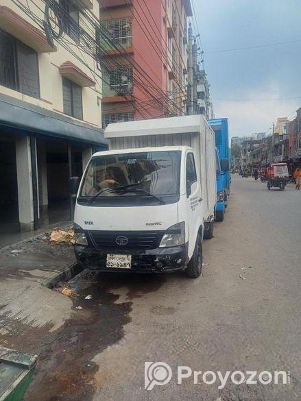 Tata Covered Van 2014