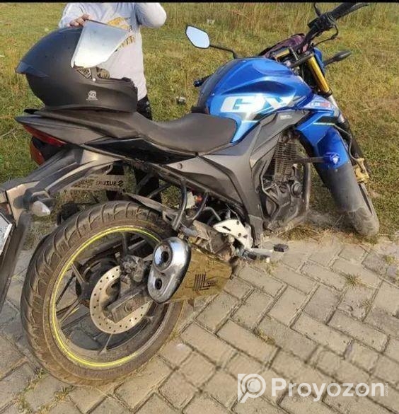 Suzuki Gixxer . 2018