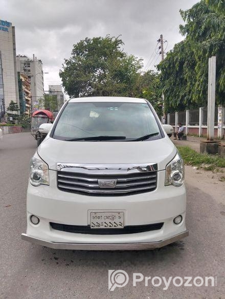 Toyota Noah X Noha japan 2011