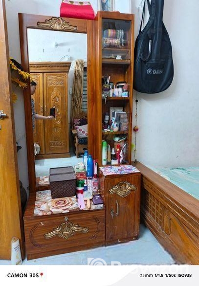 Dressing table