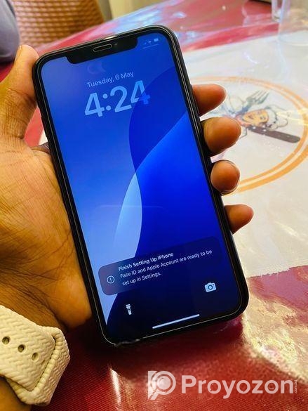 Apple iPhone 11 . (Used)