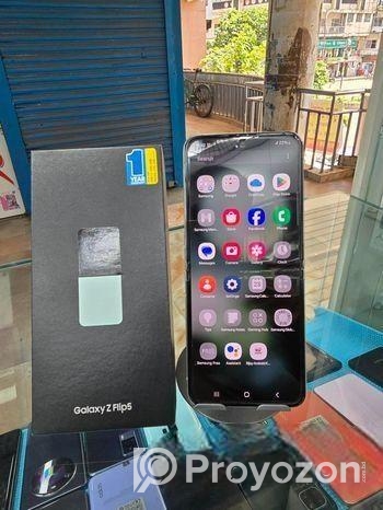 Samsung Galaxy Z Flip 5 8/256Gb official (Used)