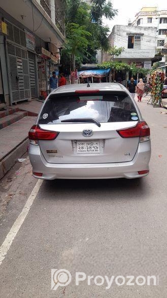 কোন অফিস বা কোম্পানিতে গাড়িটি ড্রাইভার সহ ভাড়া দি