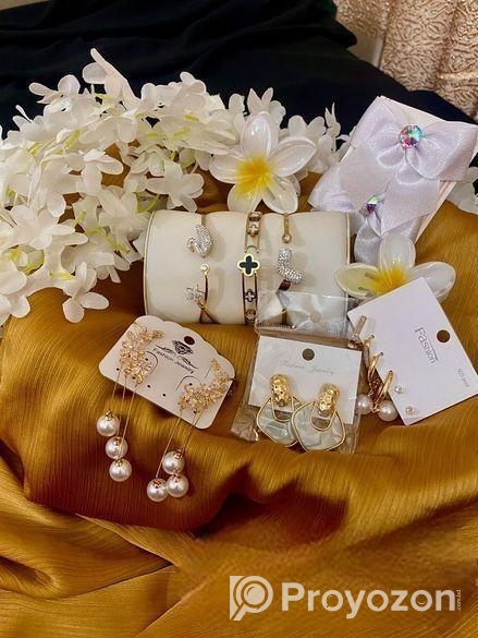 Kaner Jhumka