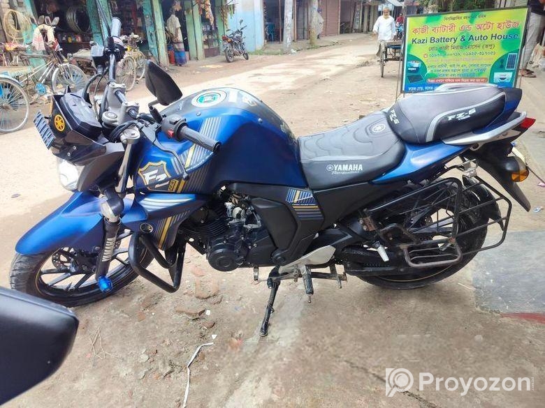 Yamaha FZS 2023