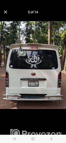 Toyota Hiace 2005