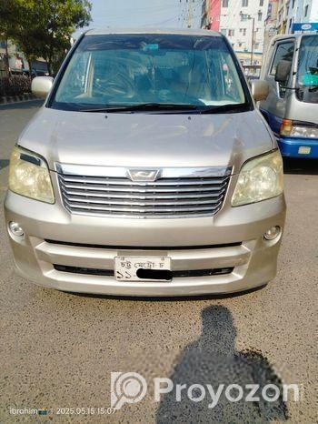 Toyota Noah x 2003