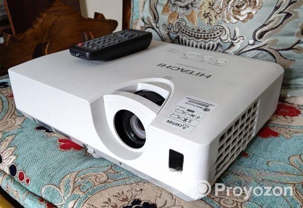 HITACHI CP-WX3041WN