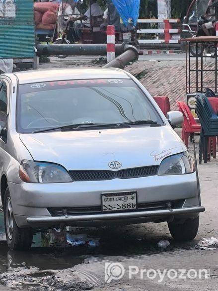 Toyota Platz 1999