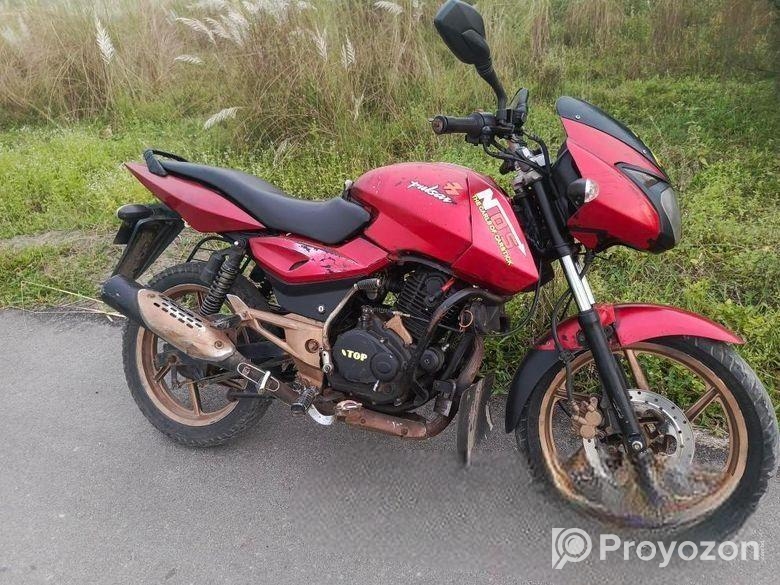 Bajaj Pulsar 150 . 2010