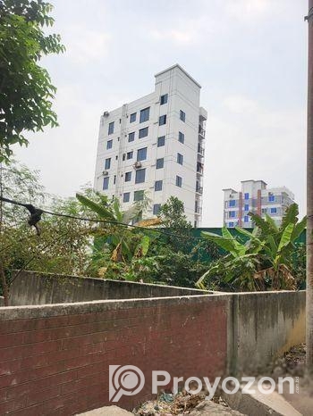 উত্তরায় DPS School সংলগ্ন Lake Side বাউন্ডারি করা