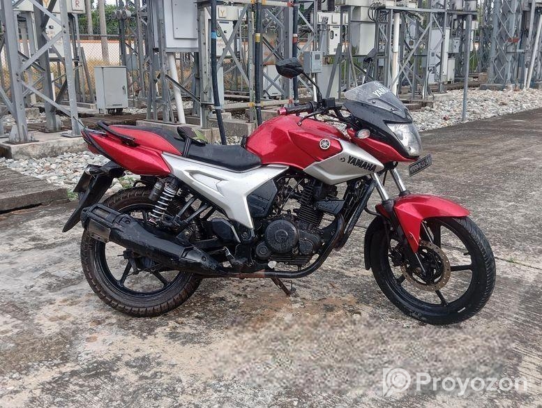 Yamaha SZR . 2011