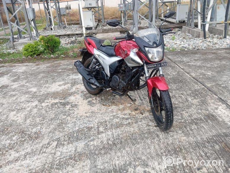 Yamaha SZR . 2011