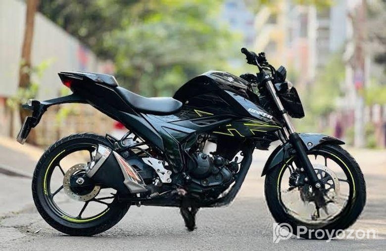 Suzuki Gixxer . 2025