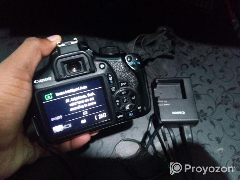 CANON 1300 D