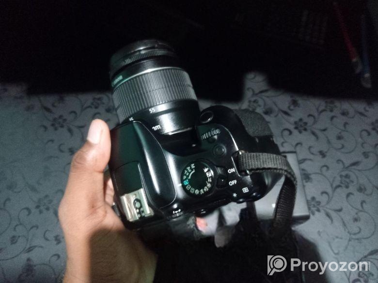 CANON 1300 D