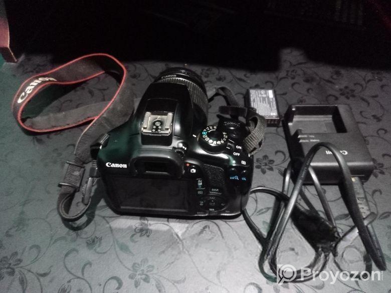 CANON 1300 D