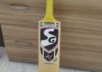 Tape tennis bat