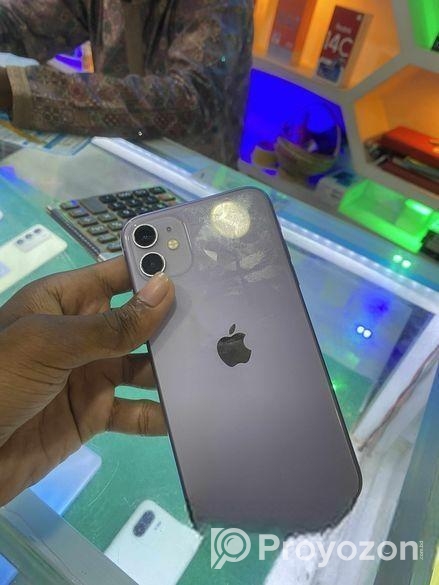 Apple iPhone 11 . (Used)