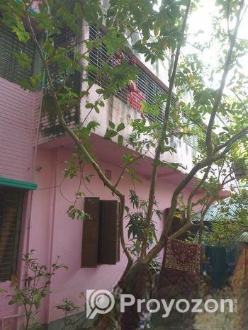 এই বাড়িটি বিক্রি হবে আলোচনা সপেক্ষে