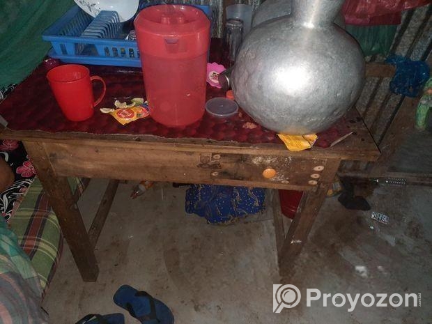 টেবিল বিক্রি