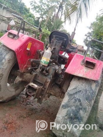 Mahindra Tructor