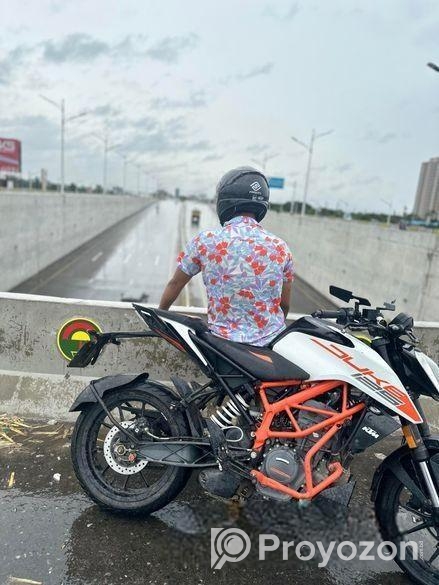 KTM Duke 125 ` 2022