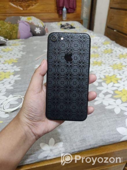 Apple iPhone 7 (Used)