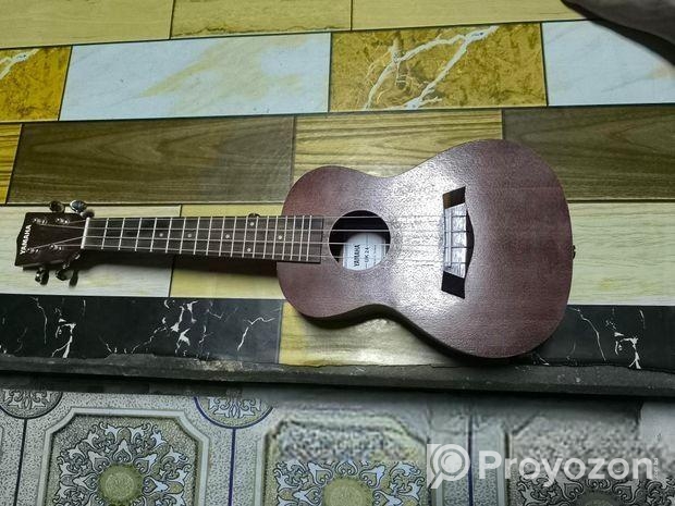 Ukulele বিক্রি করা হবে