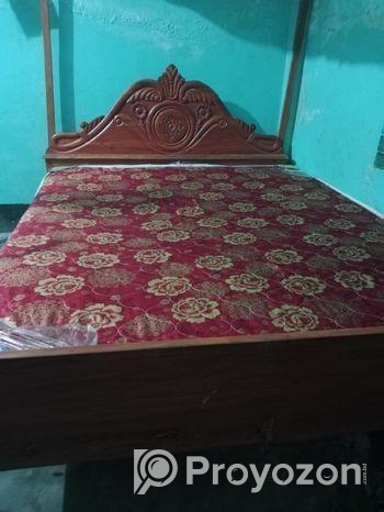 একটি ব্যবহারকৃত খাট বিক্রয়