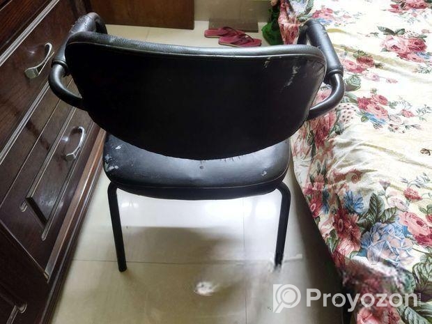 Otobi Chair