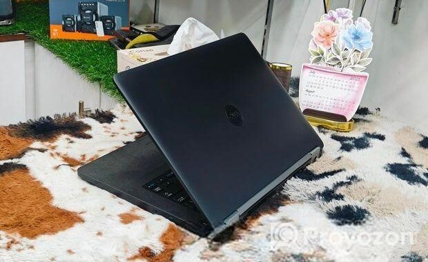 Dell Core i5-6th Gen 8GB RAM SSD 256GB fresh con 3