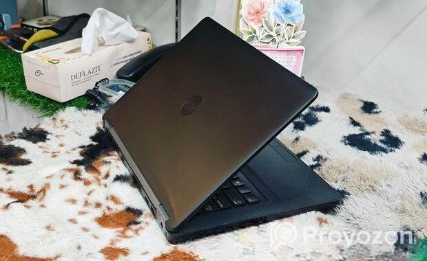 Dell Core i5-6th Gen 8GB RAM SSD 256GB fresh con 3