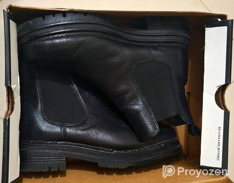 Chelsea boot