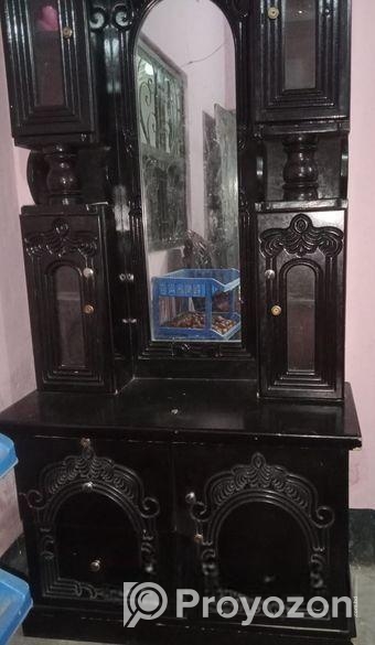 ডেসিং টেবিল