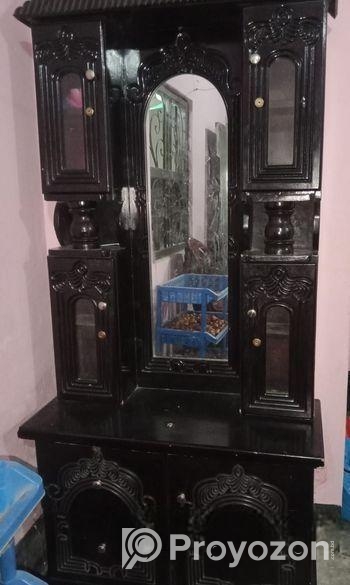 ডেসিং টেবিল