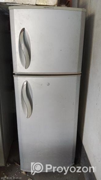 ফ্রিজ