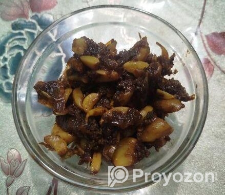 রসুনের আচার।