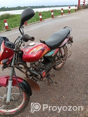 Bajaj Platina 100 . 2025