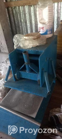 সেন্ডেল বানানো মিশিন