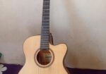 খুব কম দামে Authentic Guiter