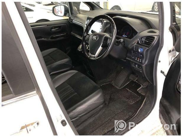Toyota Esquire GI premium HV 2020