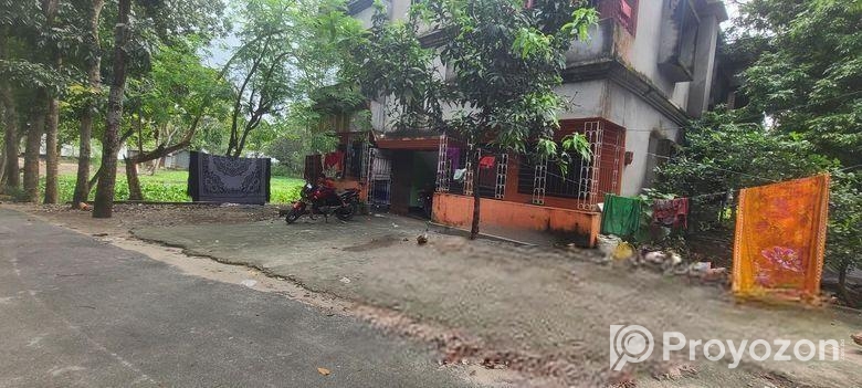 সাড়ে বারো কাটা জায়গা সহকারে দোতলা বাড়ি বিক্রয় হইবে