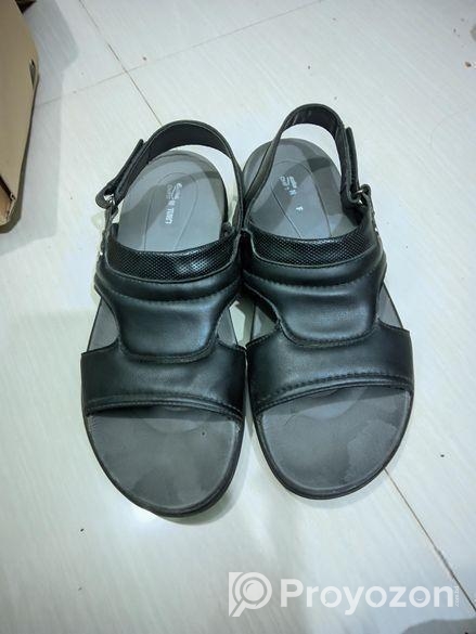 Sneakers sell