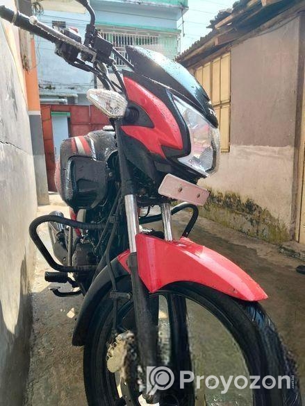 TVS Stryker . 2019