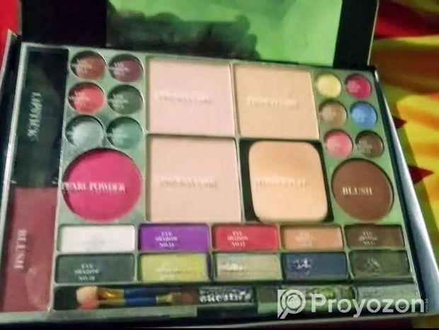 Make-up Full Box