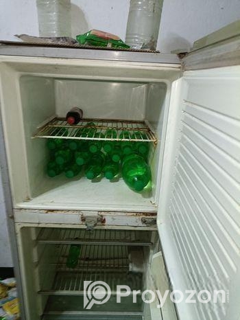 Singer fridge