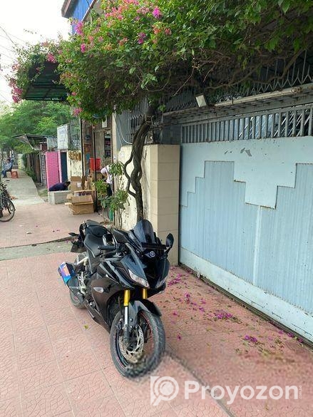 Yamaha R15 2019