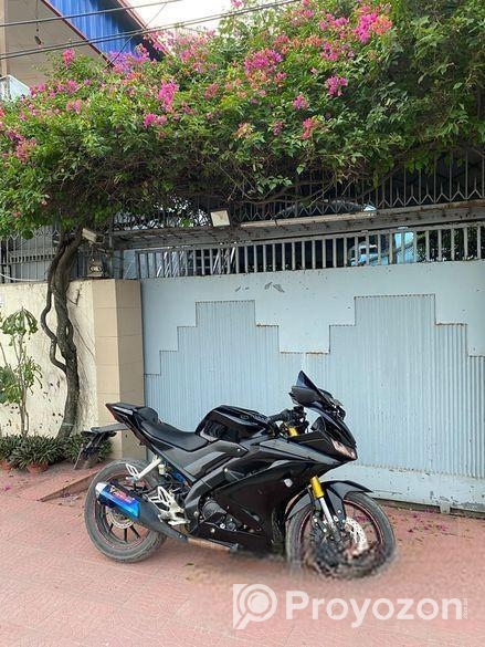 Yamaha R15 2019