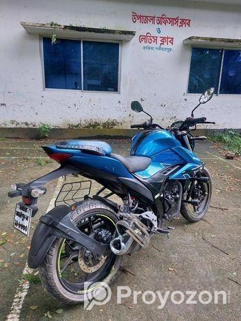 Suzuki Gixxer . 2025